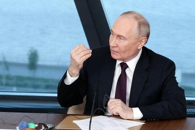 Ông Putin bác bỏ cáo buộc của phương Tây rằng Nga đã sử dụng vũ khí hạt nhân. Ảnh: Reuters