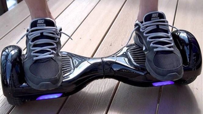 Ván trượt tự cân bằng Hoverboard - Ảnh: Telegraph