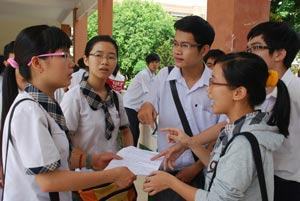 Diễn đàn Đổi mới phương pháp dạy học “Làm sao tránh đọc – Chép?”: Thi cử thế nào thì dạy và học như vậy