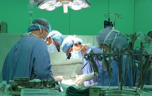 Điều kỳ diệu của những ca mổ tim không phải cưa xương ức, mở lồng ngực - ảnh 3