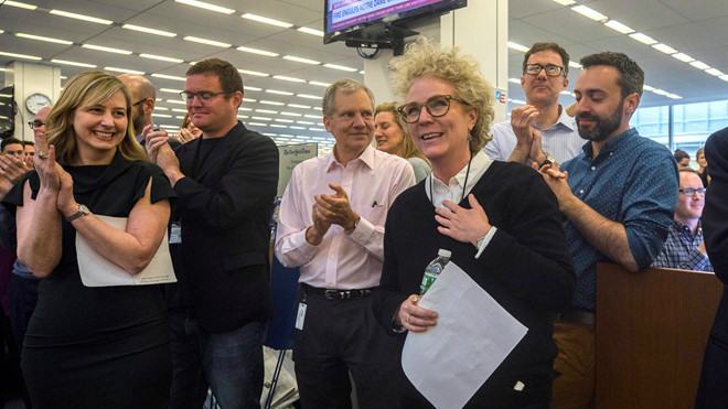 Điều tra về Tổng thống Trump giúp 2 tờ báo đoạt giải Pulitzer