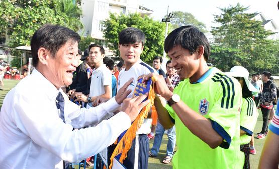 Giải bóng đá mini nam giáo viên lần thứ 18