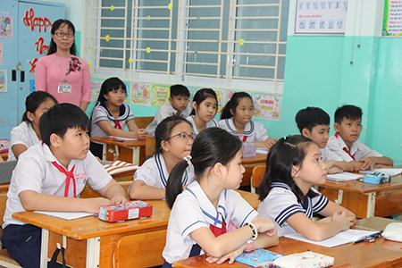 Đề xuất lớp 9 và lớp 12 đi học trở lại vào đầu tháng 12