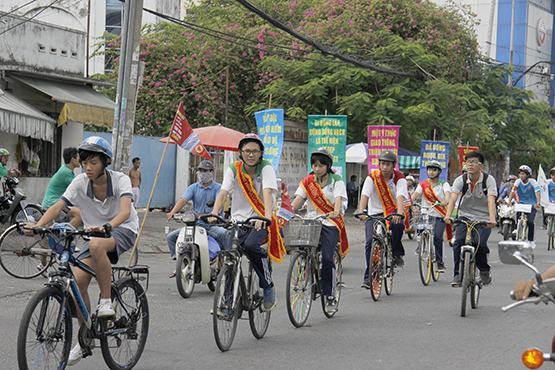 Casumina: “Người bạn đường” cùng giới trẻ đến trường