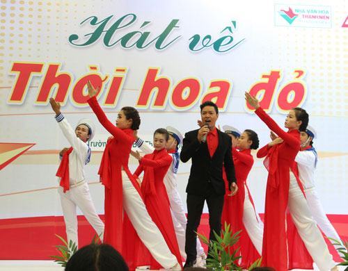 Thời hoa đỏ vào trường học