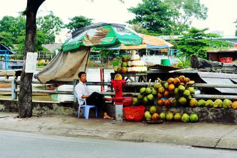 Độc đáo chợ nổi miền Tây trên sông Sài Gòn