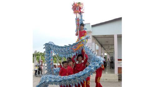 Đội lân sư rồng học sinh