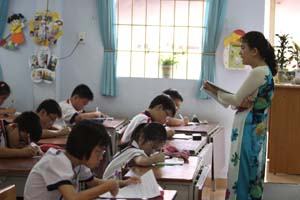 Đổi mới căn bản, toàn diện giáo dục Việt Nam: Quan tâm hơn đến chế độ lương