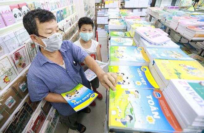 Năm học mới 2020 - 2021 bắt đầu thực hiện chương trình, sách giáo khoa mới từ lớp 1 /// ẢNH: NGỌC DƯƠNG