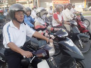 Dời thời hạn phạt “xe không chính chủ”: Mừng ít lo nhiều!