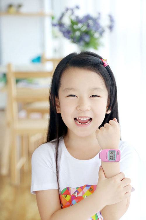 Đồng hồ thông minh giúp phụ huynh quản lý con