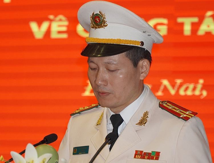 Đại tá Vũ Hồng&nbsp;Văn tại lễ nhận quyết định làm Giám đốc công an Đồng Nai sáng 27/11. Ảnh:&nbsp;Phước Tuấn.