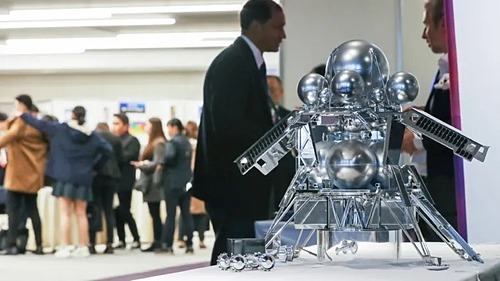 Một thiết bị không gian trưng bày tại Diễn đàn Cơ quan Vũ trụ khu vực châu Á-Thái Bình Dương vừa diễn ra tại Nhật Bản. Ảnh: Nikkei