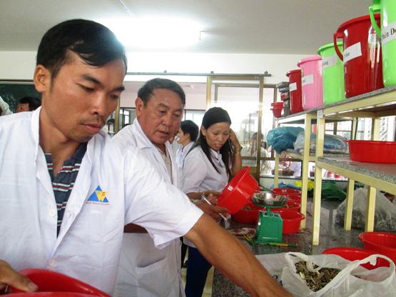 Củ Chi: Phòng khám Đông y miễn phí đi vào hoạt động