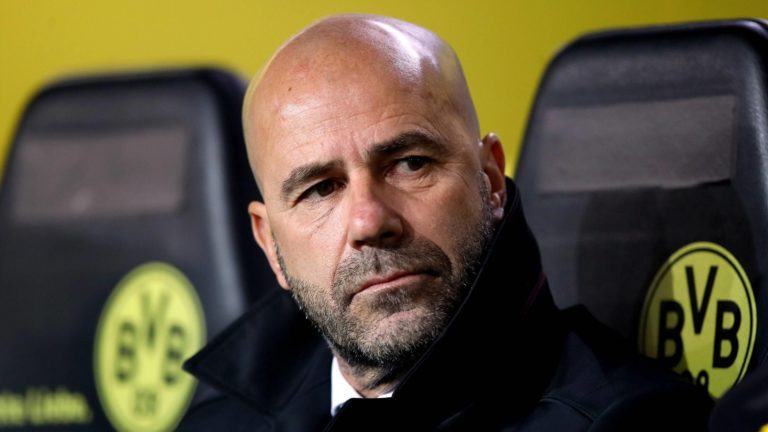 Dortmund sa thải Bosz, bổ nhiệm HLV mới