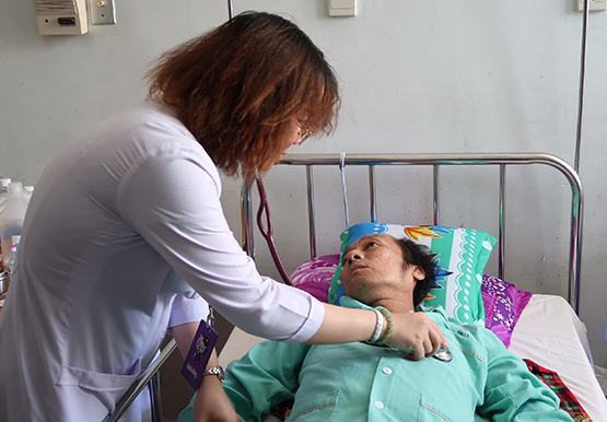 Cứu sống dược sĩ ngưng tim ngưng thở 1 giờ