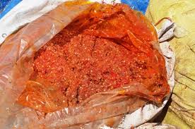 Phát hiện “lò” sản xuất tương ớt bẩn qui mô lớn