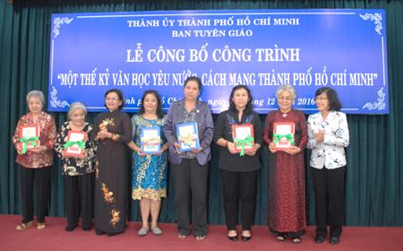 “Một thế kỷ văn học yêu nước, cách mạng thành phố Hồ Chí Minh”