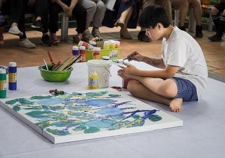 Thần đồng hội họa nhí người Việt làm đại sứ dự án “My family, my art”