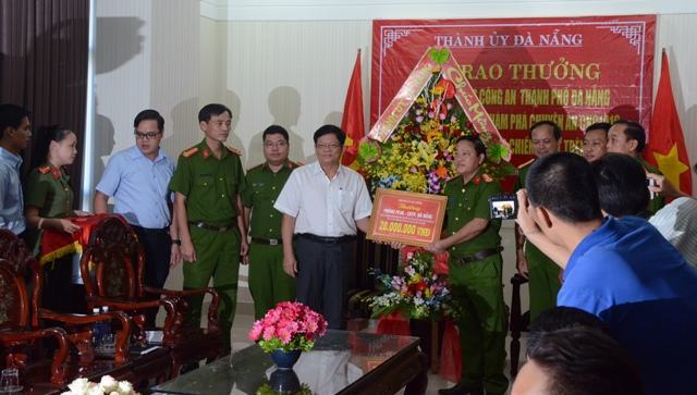 Đà Nẵng khen thưởng lực lượng phá vụ án sử dụng công nghệ cao