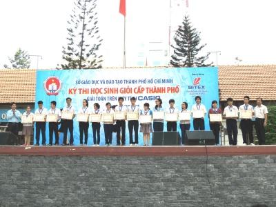 Học sinh thi giải toán trên máy tính cầm tay cấp thành phố