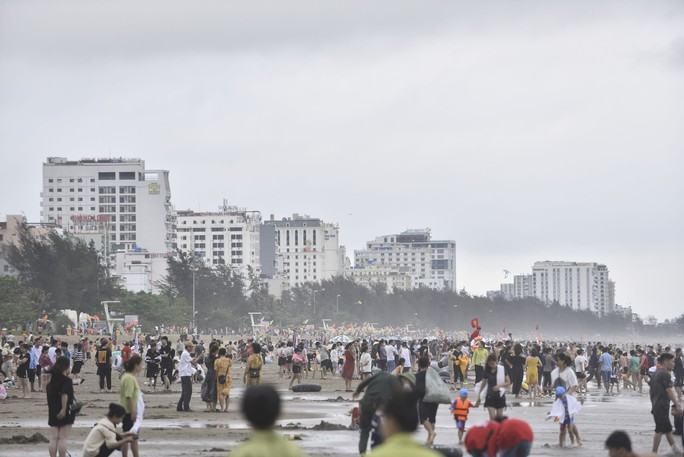 Du lịch hè “nóng” dần