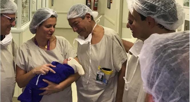 Đứa bé đầu tiên trên thế giới sinh ra từ tử cung người chết hiến tặng