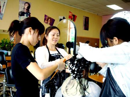 Đua nhau “tút tát” nhan sắc đón năm mới