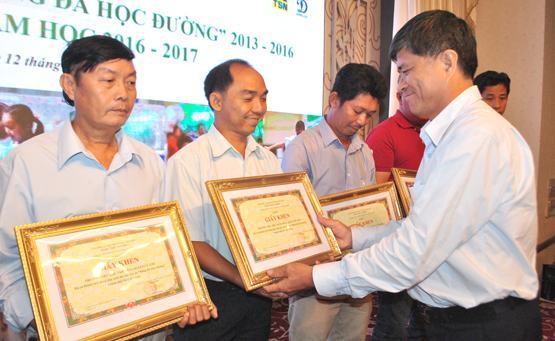 Gần 7.000 HS tham gia dự án bóng đá học đường