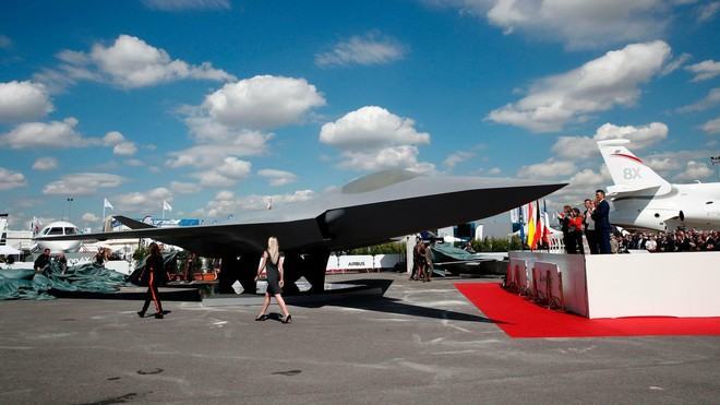 Mô hình mẫu chiến đấu cơ thế hệ mới FCAS do Đức, Pháp và Tây Ban Nha hợp tác phát triển /// AFP