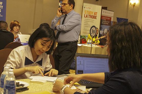 Lớp học thử ngành bào trì máy bay