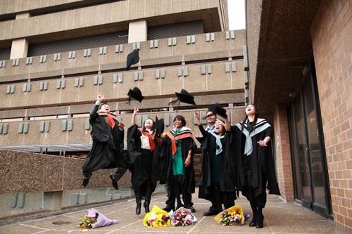 Học bổng tiến sĩ toàn phần tại Anh