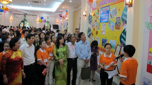 Đừng để khó nhọc đè nặng đôi vai trẻ