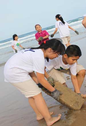 Dùng tiền “mua”… điểm