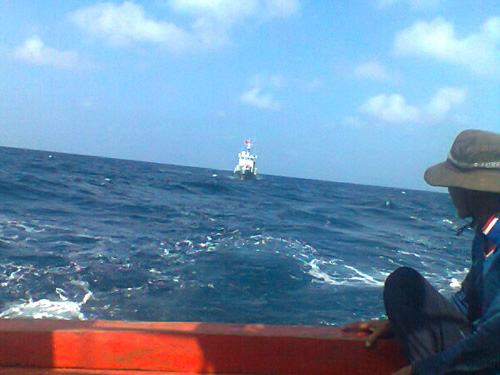 Đương đầu tàu Hải giám Trung Quốc tại Hoàng Sa