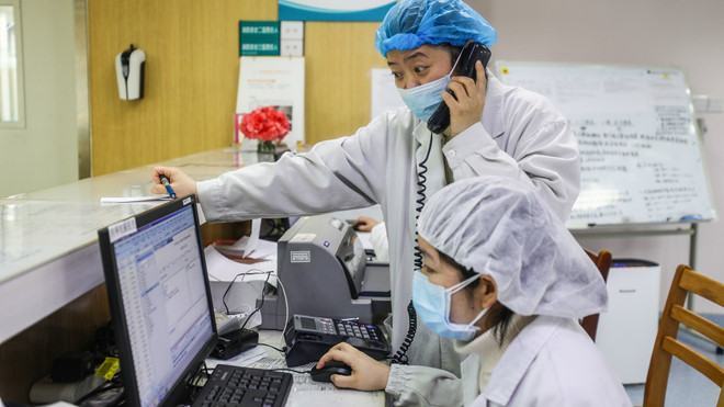 Đương đầu với COVID-19, phụ nữ chắc chắn là phái mạnh, không phải đàn ông - ảnh 1