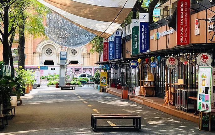 Đường sách TP HCM “thăng trầm” theo dịch Covid-19