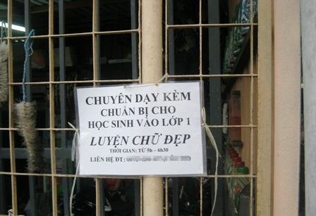 Ép con học chữ trước bằng cách… dọa