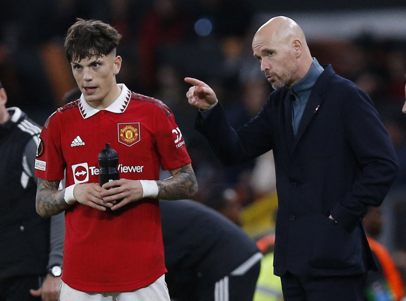 Erik ten Hag chỉnh đốn Garnacho, nhắc nhở lợi ích MU trên hết