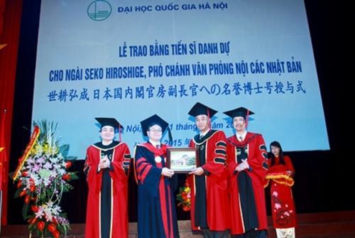 Trao bằng tiến sĩ danh dự cho tổ chức vì bệnh nhân tim