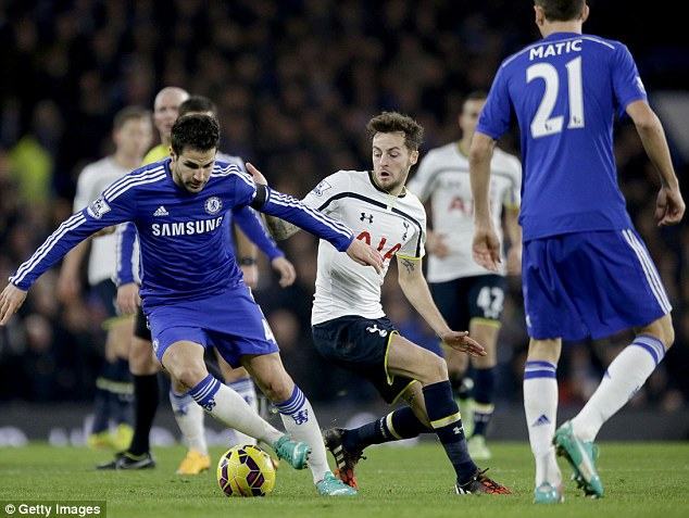 Fabregas cán cột mốc đáng nể ở Premier League