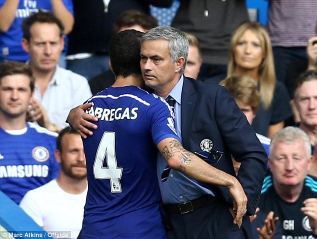 Fabregas chê Wenger, Guardiola kém xa Mourinho