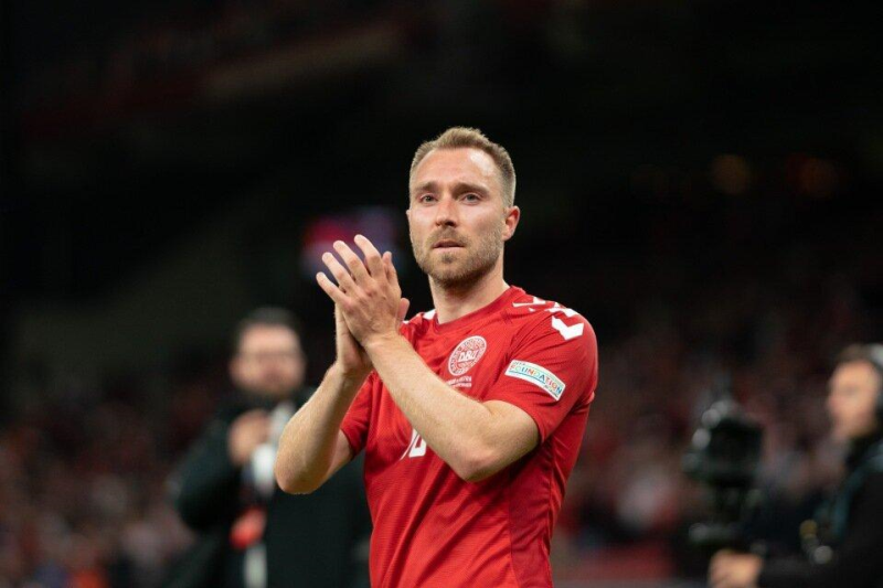 Fan Tottenham tức giận đốt áo Eriksen vì gia nhập MU