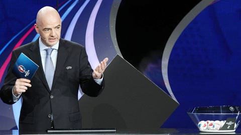 FIFA xem xét luật cho thay 4 cầu thủ trong một trận đấu