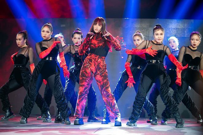 Gameshow ghi hình trở lại: mừng nhưng lo