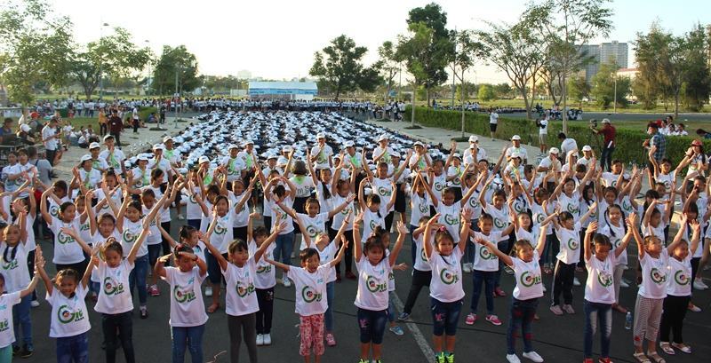 Gần 1.000 bạn trẻ nhảy flashmob vì môi trường