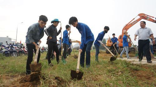 Gần 5.000 người dân Đà Nẵng ra quân làm sạch thành phố đón APEC - ảnh 2