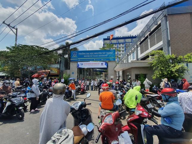 Gần 94.000 thí sinh đua vào đại học bằng thi đánh giá năng lực ảnh 2