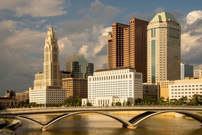 Gần nửa số cây xăng tại Mỹ bán với giá dưới 10.200 đồng/lít