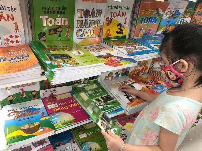 Gánh nặng các khoản chi đầu năm học